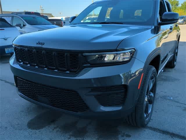 Thumbnail: 2025 Jeep Grand Cherokee - 11