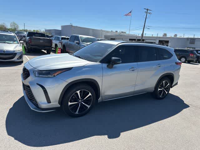 Thumbnail: 2021 Toyota Highlander - 17