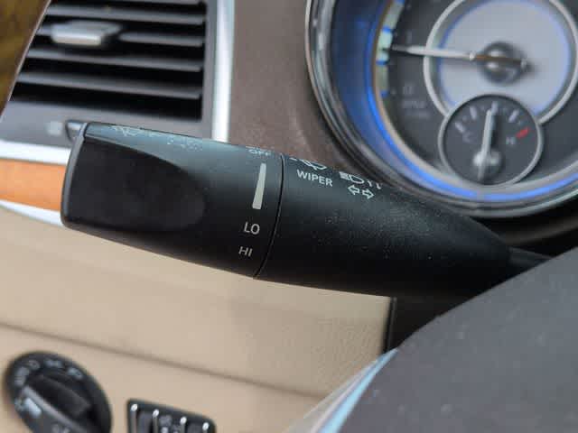 Thumbnail: 2013 Chrysler 300 - 26