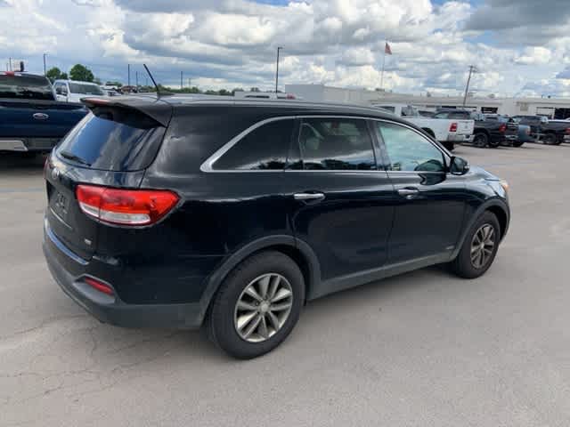 Thumbnail: 2016 Kia Sorento - 26