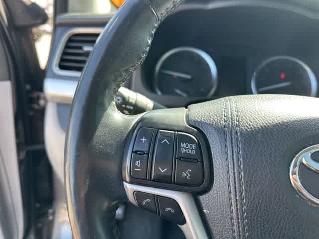 Thumbnail: 2017 Toyota Highlander - 13