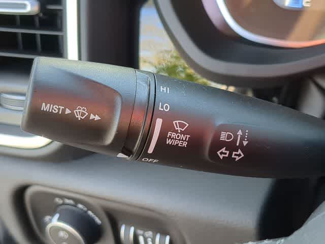 Thumbnail: 2026 RAM 1500 - 28