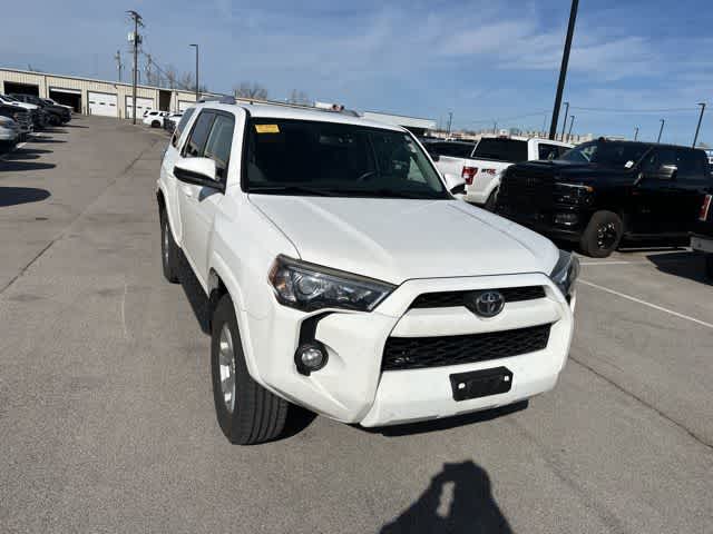 Thumbnail: 2016 Toyota 4Runner - 21