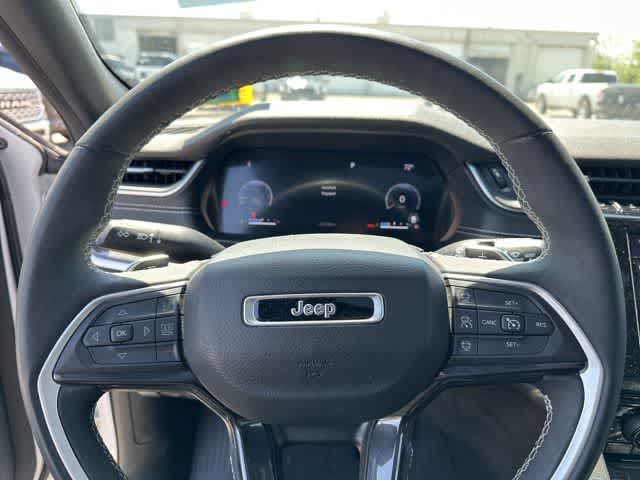 Thumbnail: 2023 Jeep Grand Cherokee - 10