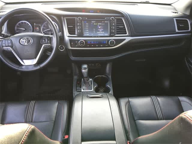 Thumbnail: 2019 Toyota Highlander - 16