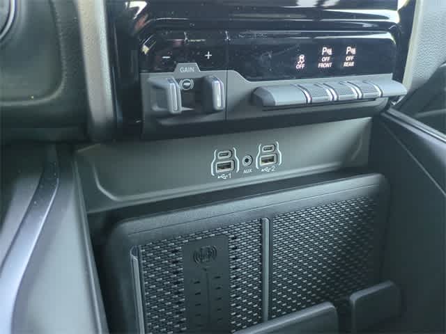 Thumbnail: 2026 RAM 1500 - 32