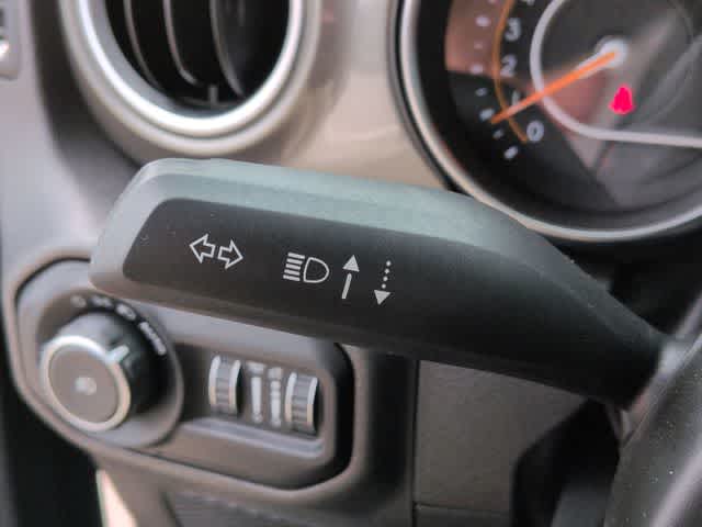 Thumbnail: 2022 Jeep Wrangler - 26