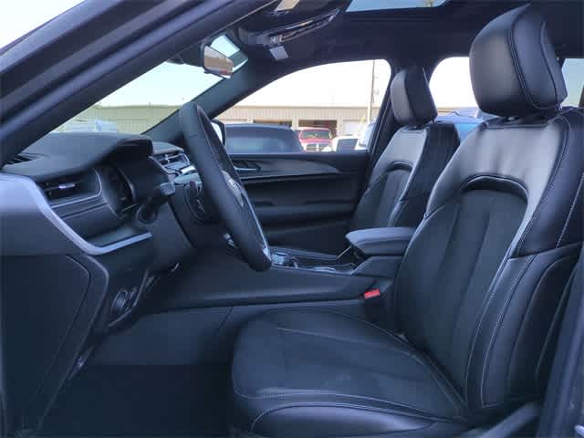 Thumbnail: 2025 Jeep Grand Cherokee - 17