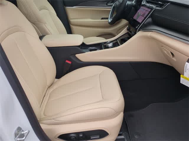 Thumbnail: 2025 Jeep Grand Cherokee - 24