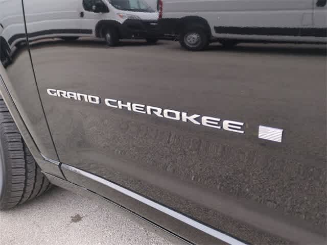 Thumbnail: 2022 Jeep Grand Cherokee - 13