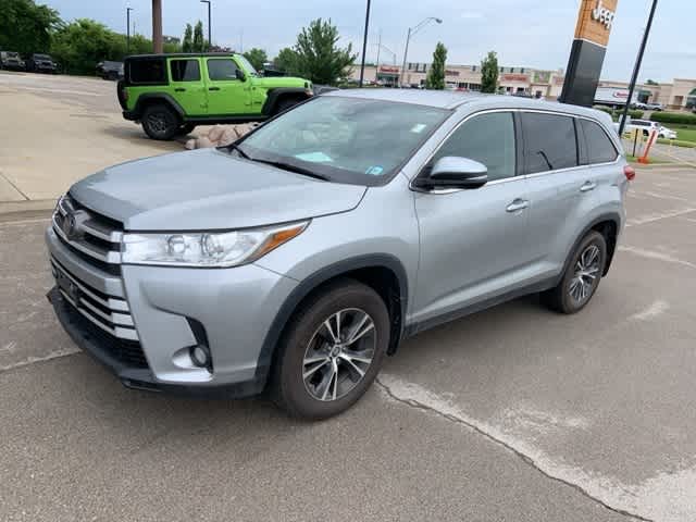 Thumbnail: 2019 Toyota Highlander - 7