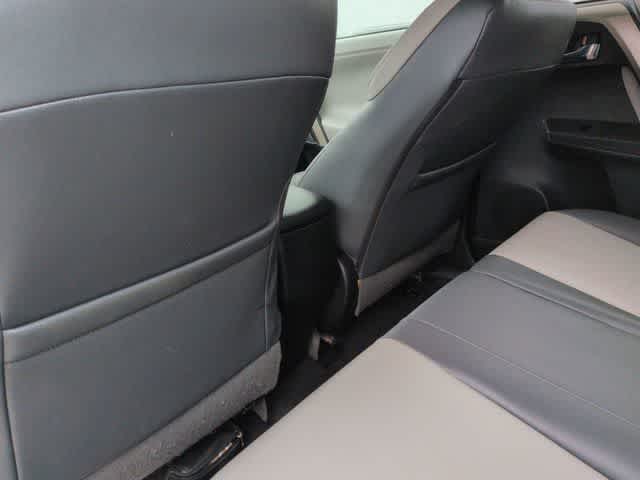 Thumbnail: 2013 Toyota RAV4 - 18