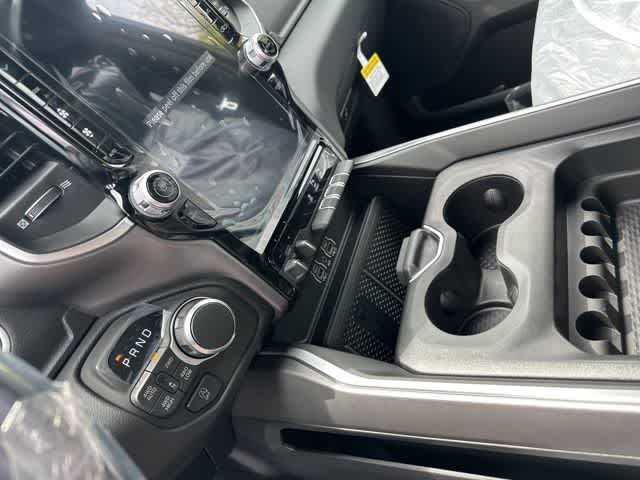 Thumbnail: 2026 RAM 1500 - 4