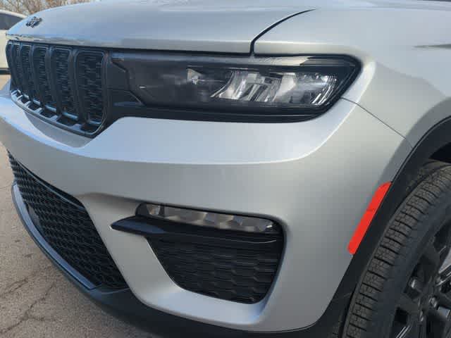 Thumbnail: 2025 Jeep Grand Cherokee - 11