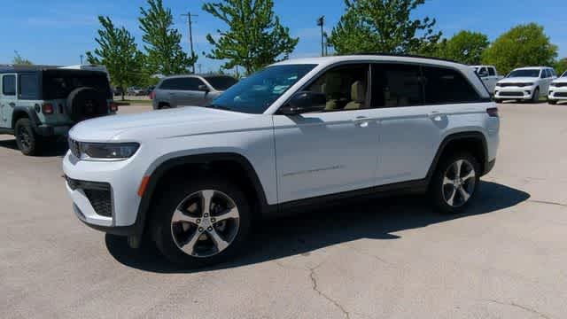 Thumbnail: 2026 Jeep Grand Cherokee - 4