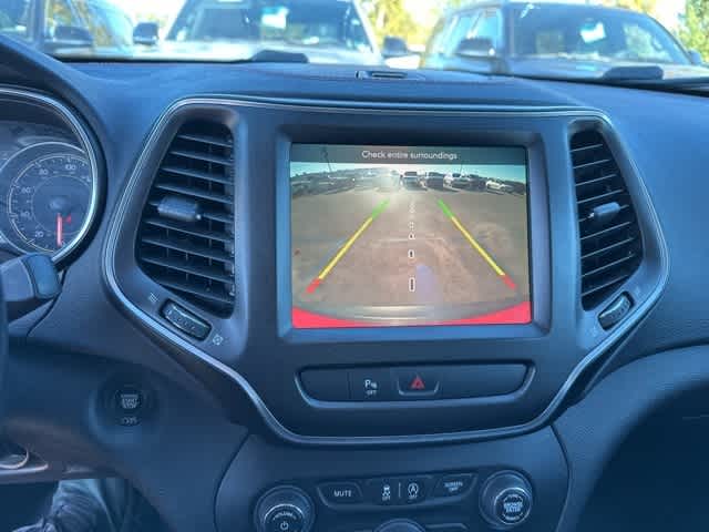 Thumbnail: 2019 Jeep Cherokee - 8