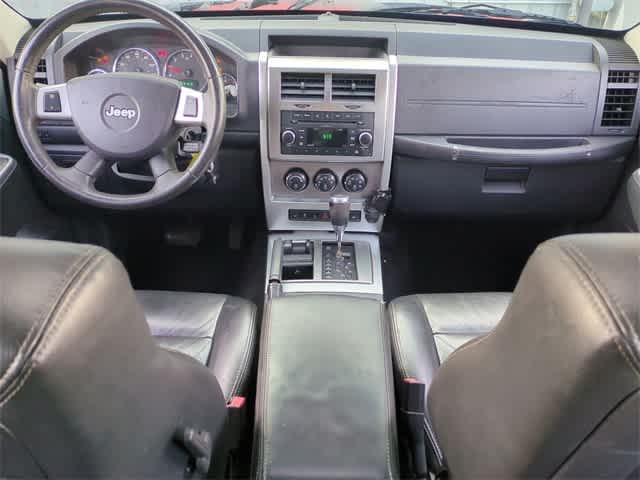 Thumbnail: 2010 Jeep Liberty - 14