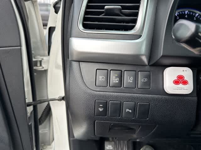 Thumbnail: 2016 Toyota Highlander - 13