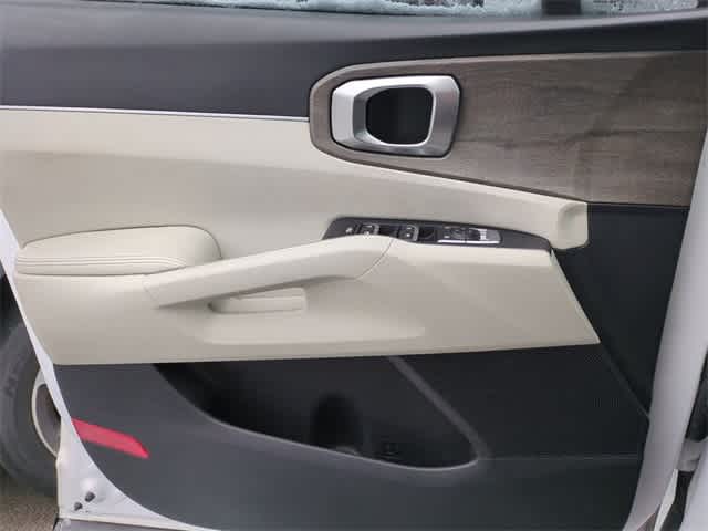 Thumbnail: 2022 Kia Sorento - 32