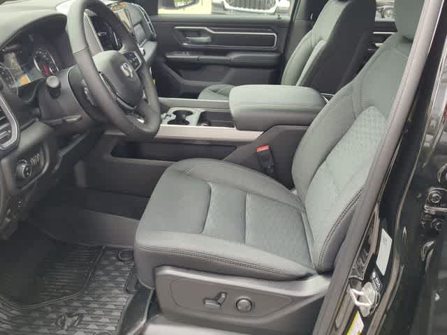 Thumbnail: 2026 RAM 1500 - 17