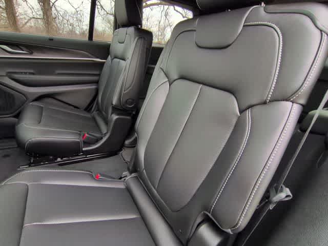 Thumbnail: 2025 Jeep Grand Cherokee L - 21