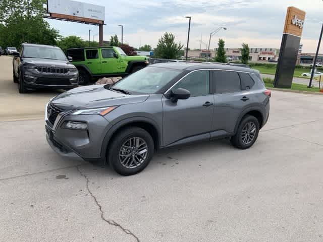 2023 Nissan Rogue S 16