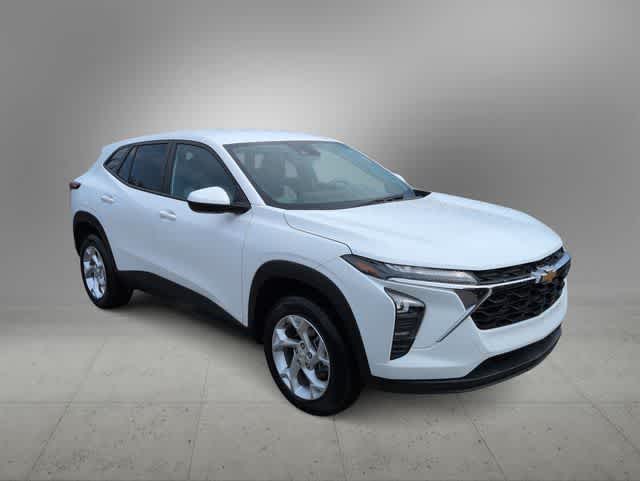 Thumbnail: 2025 Chevrolet Trax - 2