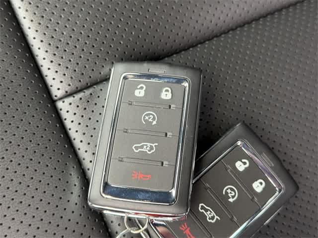 Thumbnail: 2025 Jeep Grand Cherokee L - 38