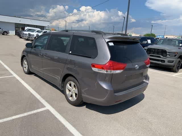 Thumbnail: 2014 Toyota Sienna - 16