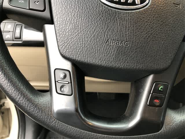 Thumbnail: 2011 Kia Sorento - 20