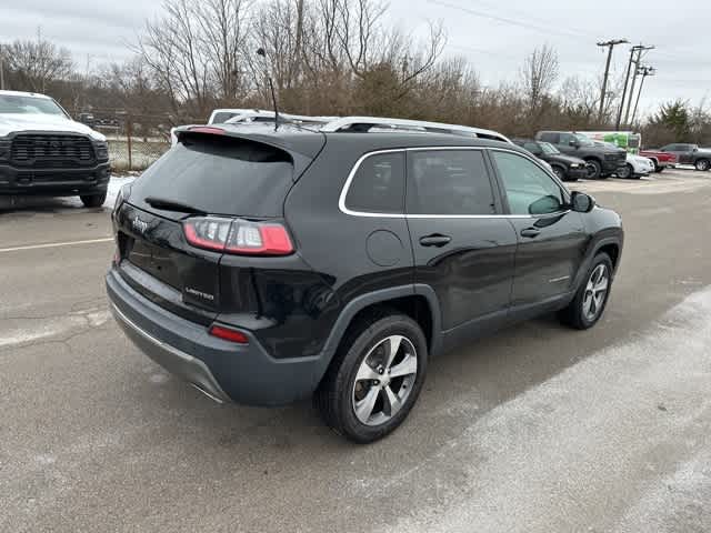 Thumbnail: 2019 Jeep Cherokee - 21