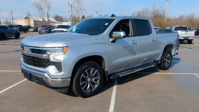 Thumbnail: 2022 Chevrolet Silverado 1500 - 4