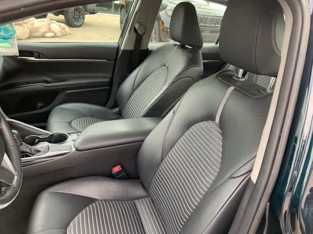 Thumbnail: 2018 Toyota Camry - 4