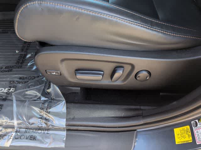 Thumbnail: 2019 Toyota Highlander - 17
