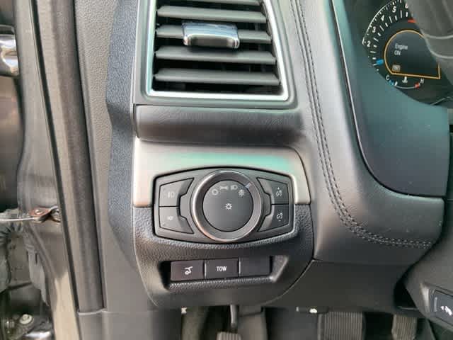 Thumbnail: 2016 Ford Explorer - 12