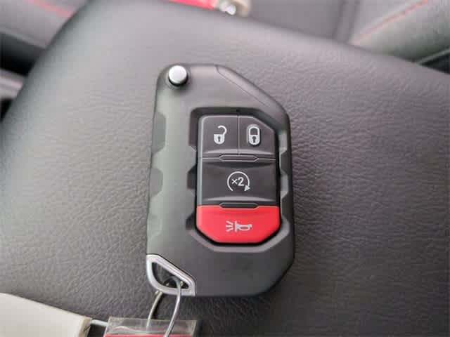 Thumbnail: 2025 Jeep Gladiator - 36