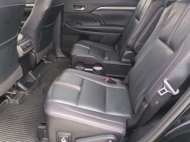 Thumbnail: 2019 Toyota Highlander - 20