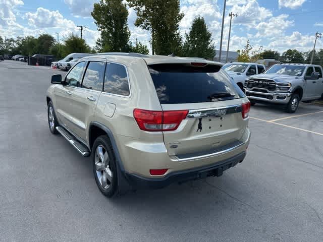 Thumbnail: 2011 Jeep Grand Cherokee - 18