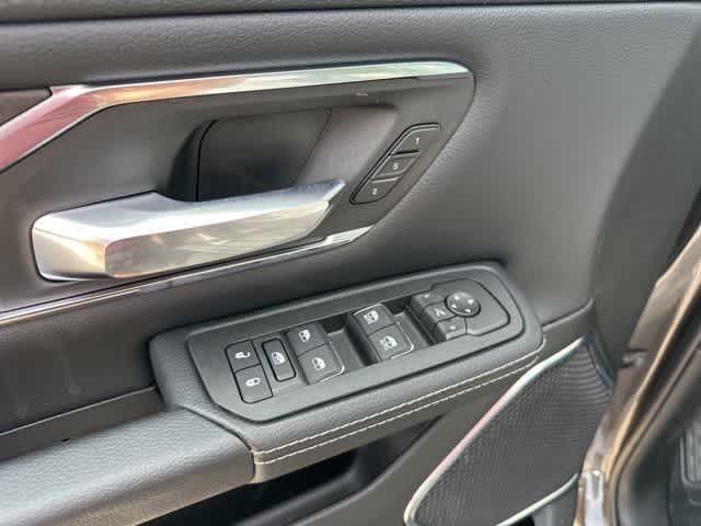 Thumbnail: 2026 RAM 1500 - 9