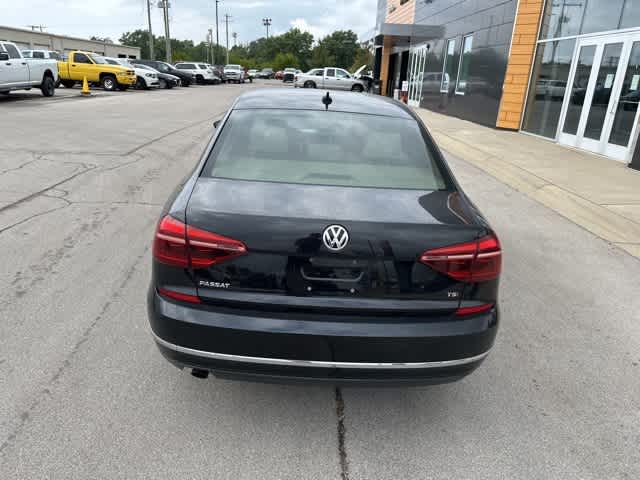 Thumbnail: 2019 Volkswagen Passat - 22