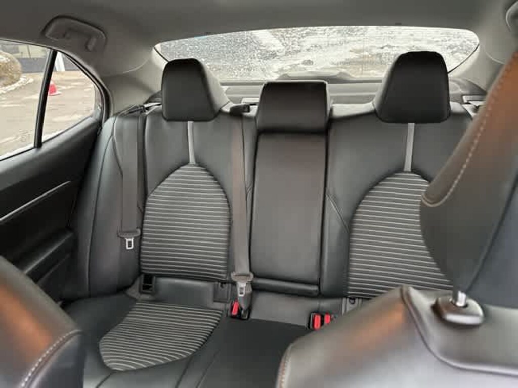 Used 2020 Toyota Camry SE Sedan