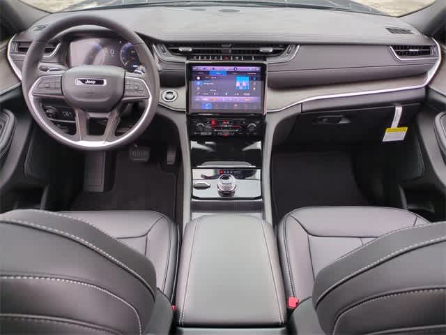 Thumbnail: 2025 Jeep Grand Cherokee L - 16