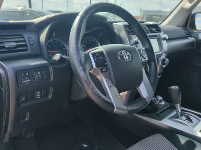 Thumbnail: 2016 Toyota 4Runner - 10