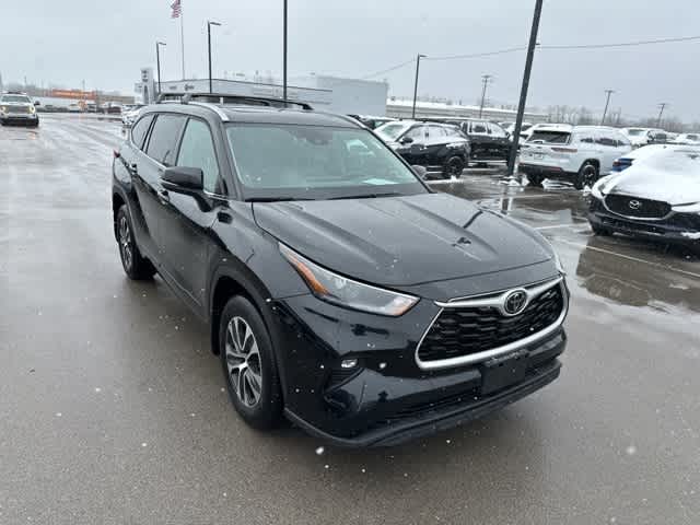 Thumbnail: 2022 Toyota Highlander - 28