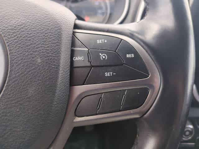 Thumbnail: 2019 Jeep Cherokee - 24