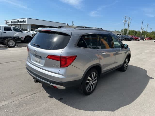 Thumbnail: 2017 Honda Pilot - 21
