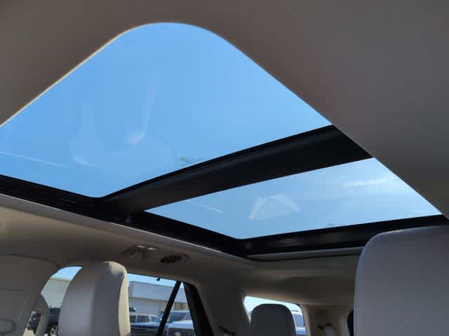 Thumbnail: 2021 Ford Explorer - 18