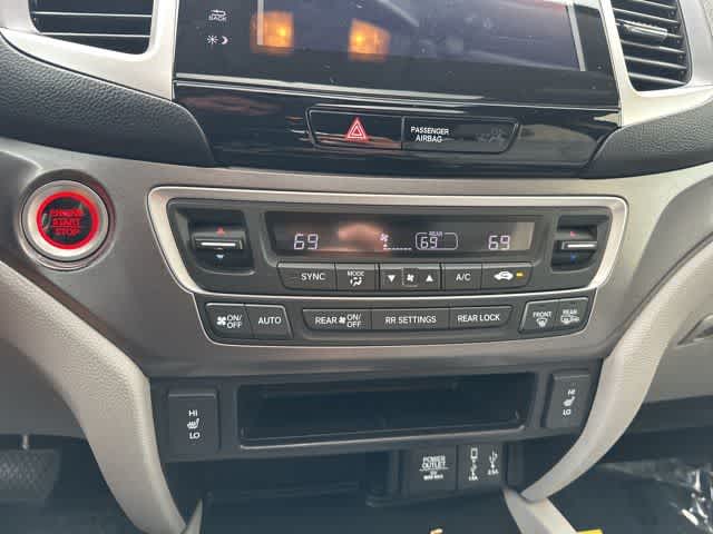 Thumbnail: 2018 Honda Pilot - 9