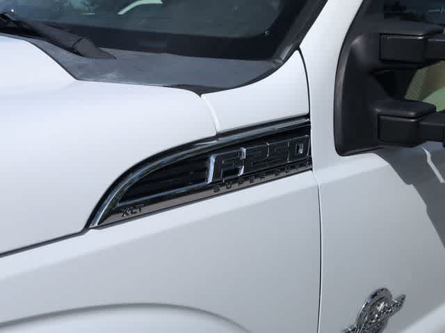 Thumbnail: 2011 Ford Econoline - 13