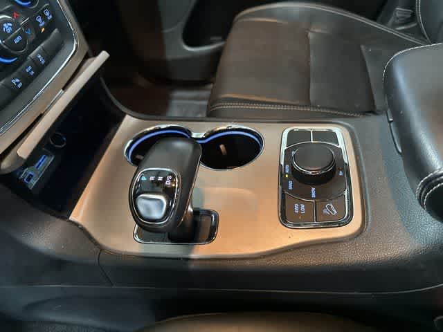 Thumbnail: 2015 Jeep Grand Cherokee - 11